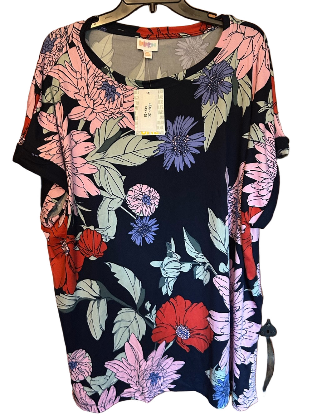 LuLaRoe Woman’s Navy Floral Short Sleeve Top Pink, Red & Lavender Blooms Leah 3X